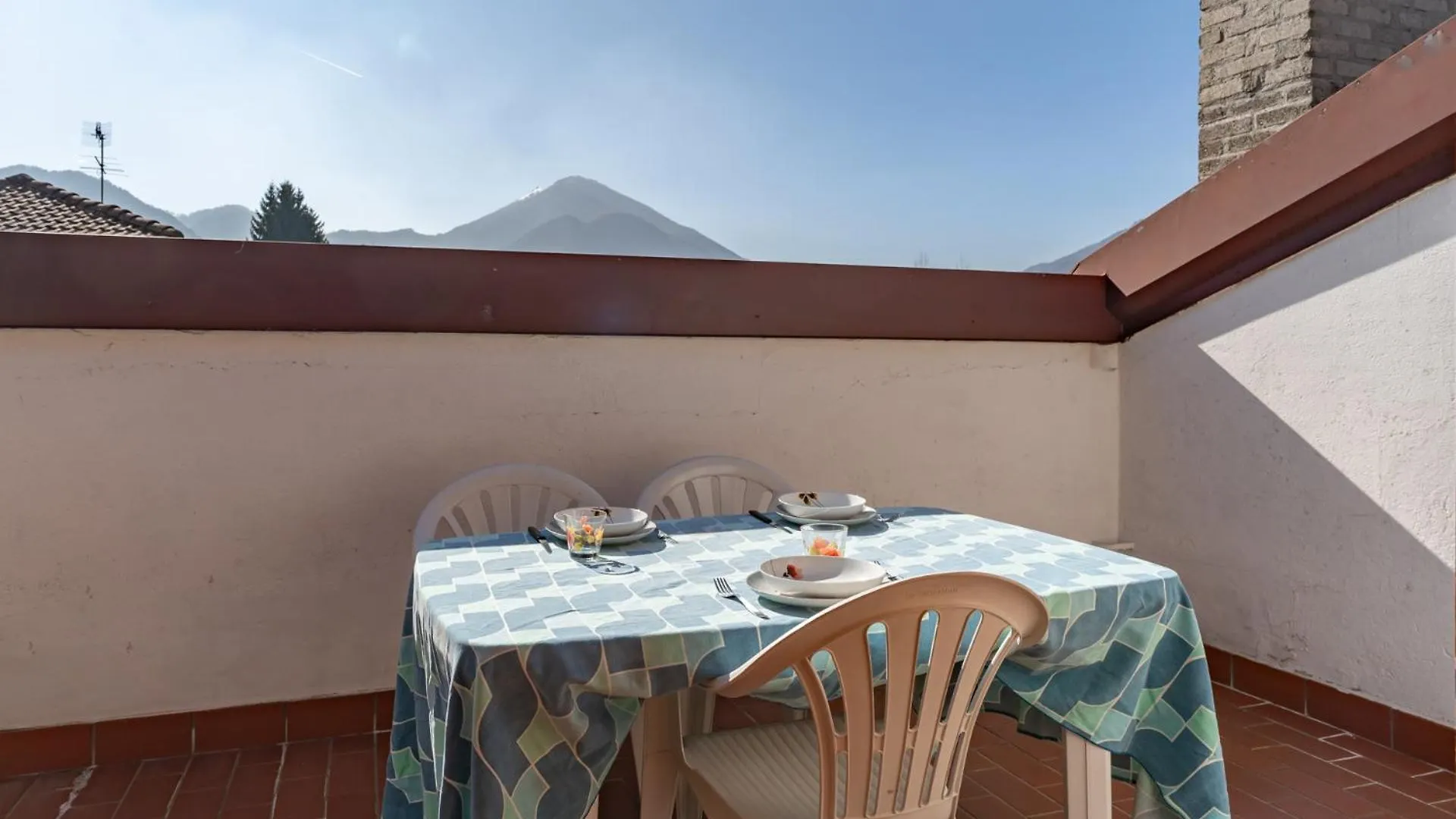 Spacious Mountain View Attic Apartment Barzio